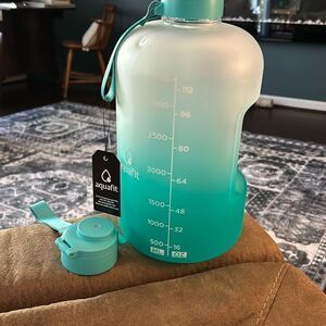 AQUAFIT 1 Gallon Water Bottle with Time Marker - Straw & Chug Lid - BPA Free Big